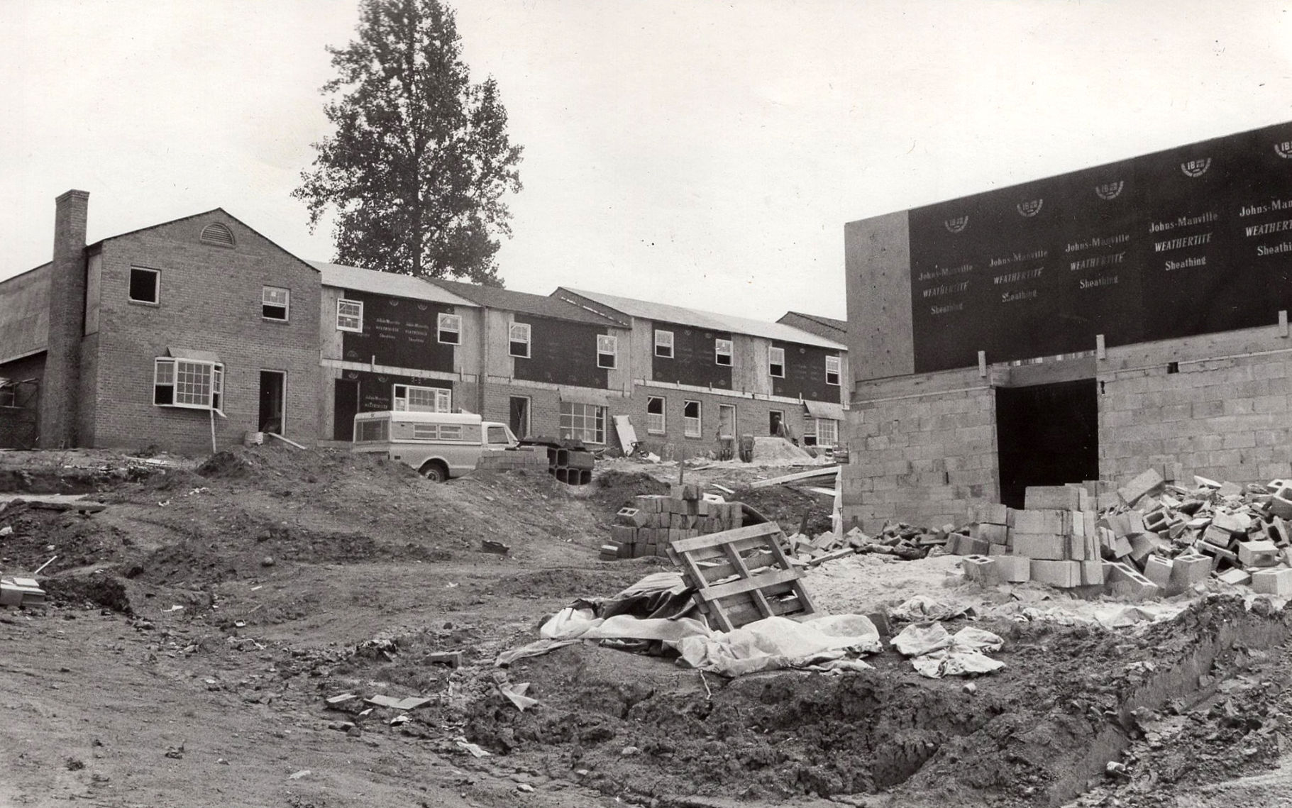 1973-09-09 Woodbine Village